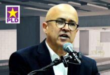 Francisco Domínguez Brito en diálogo con miembros del PLD en Moca