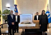 Comisión del PLD en velatorio de Ramón Albuquerque