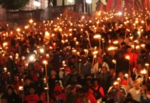 Miles marchan en Cuba con antorchas por amenazas de EE.UU.