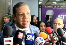 Advertencia de violaciones a Ley de Función Pública