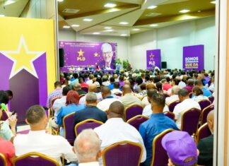 Contundente asamblea de maestros y maestras peledeistas