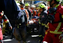 Rescatan con vida a hombre a 8 días de los sismos en Venezuela