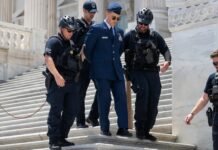 Arrestan alto oficial norteamericano por criticar al Presidente Trump