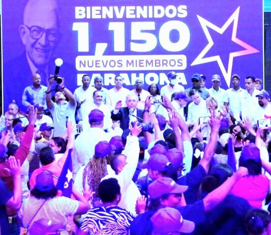 El PLD recibe nuevos miembros en multitudinario acto en Barahona