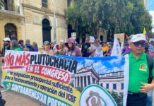 Protestan contra gobierno de Colombia